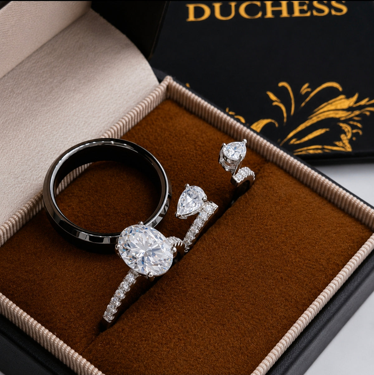 Aurora Oval Moissanite Bridal Set